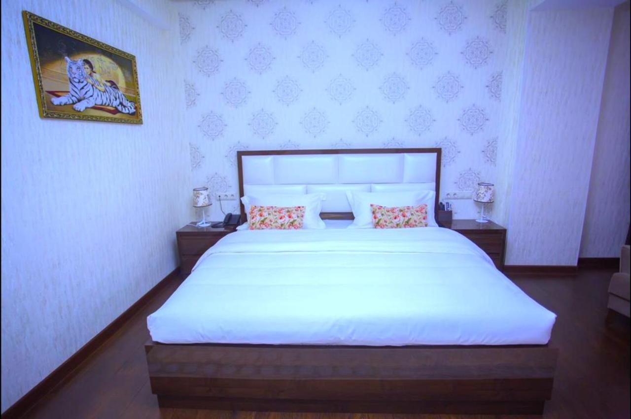 Hotel Ayni Dushanbe Exterior foto