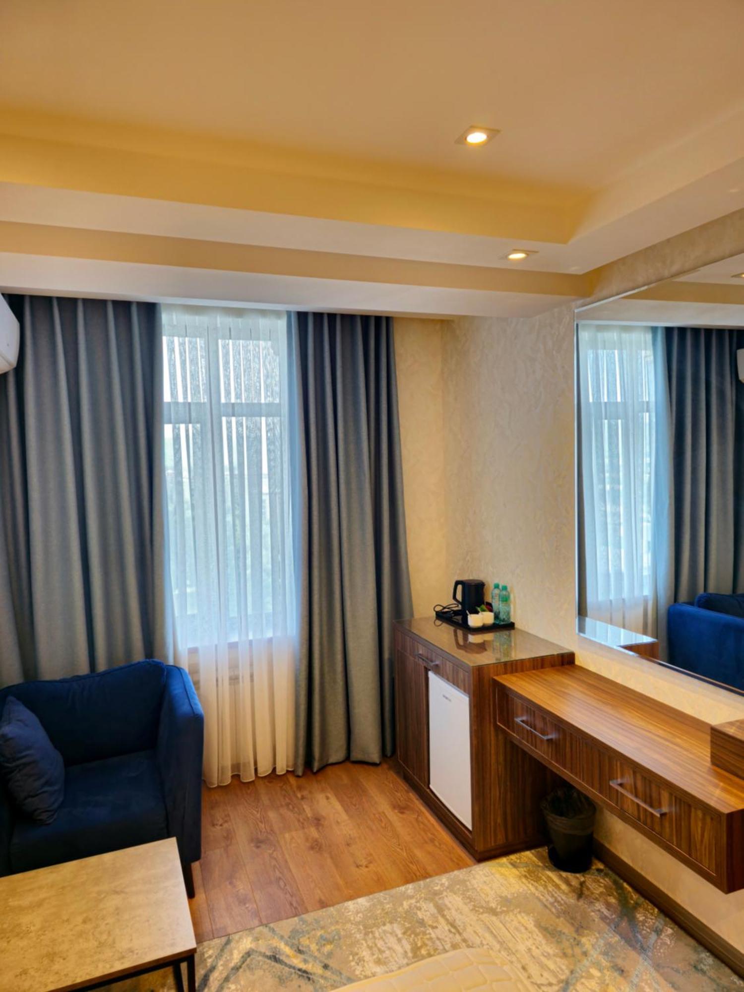 Hotel Ayni Dushanbe Habitación foto