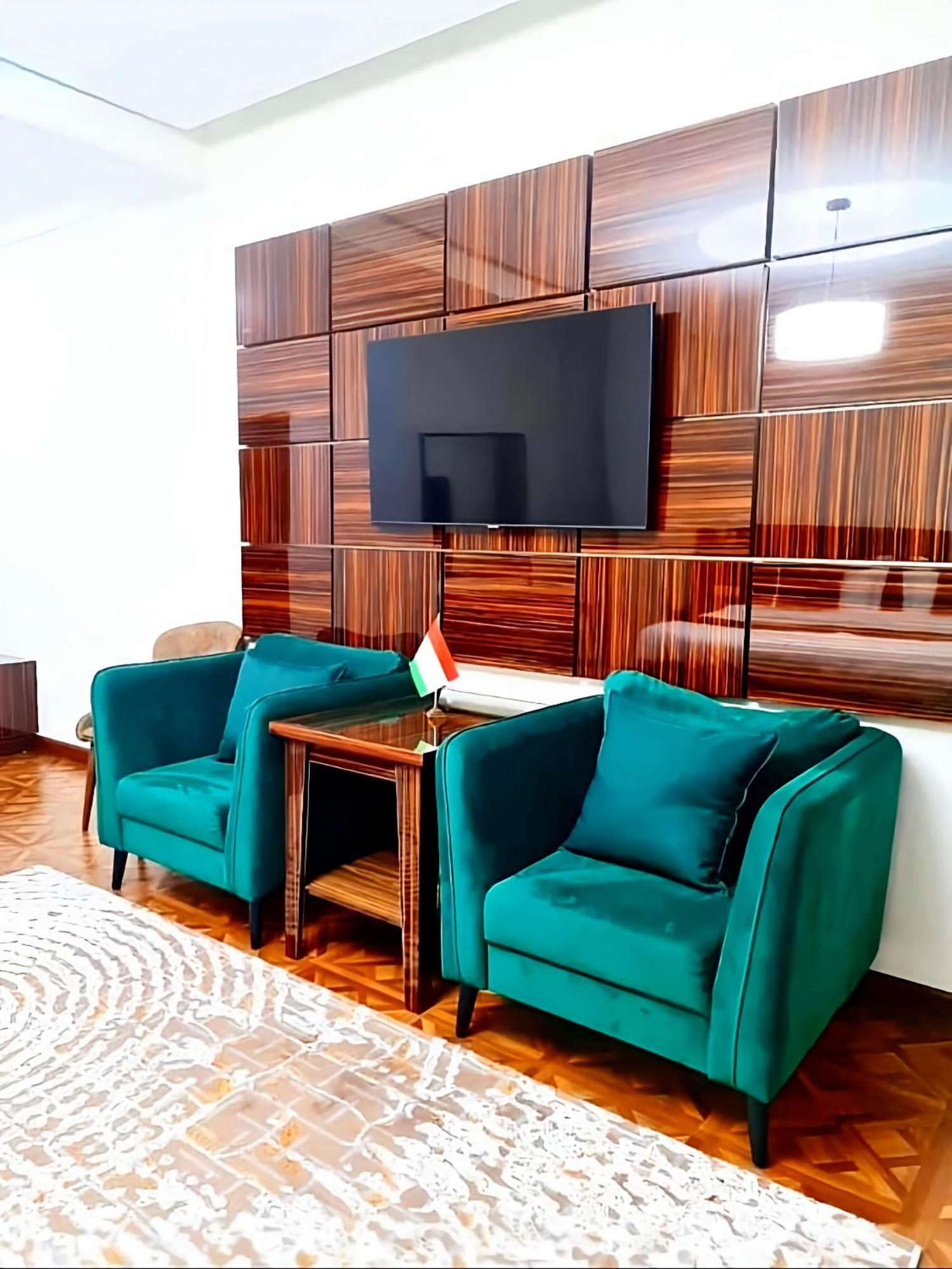 Hotel Ayni Dushanbe Habitación foto